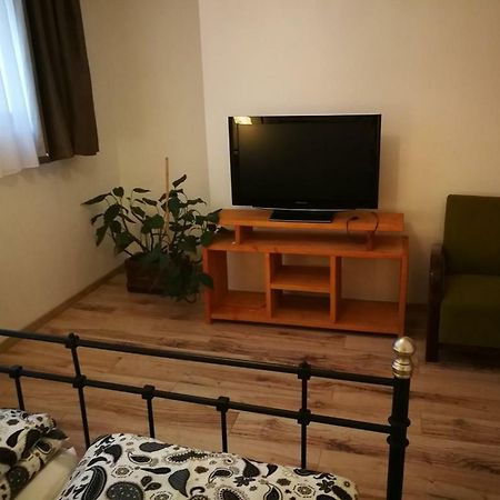 Hangulatos Studio Lakas Boedapest Buitenkant foto