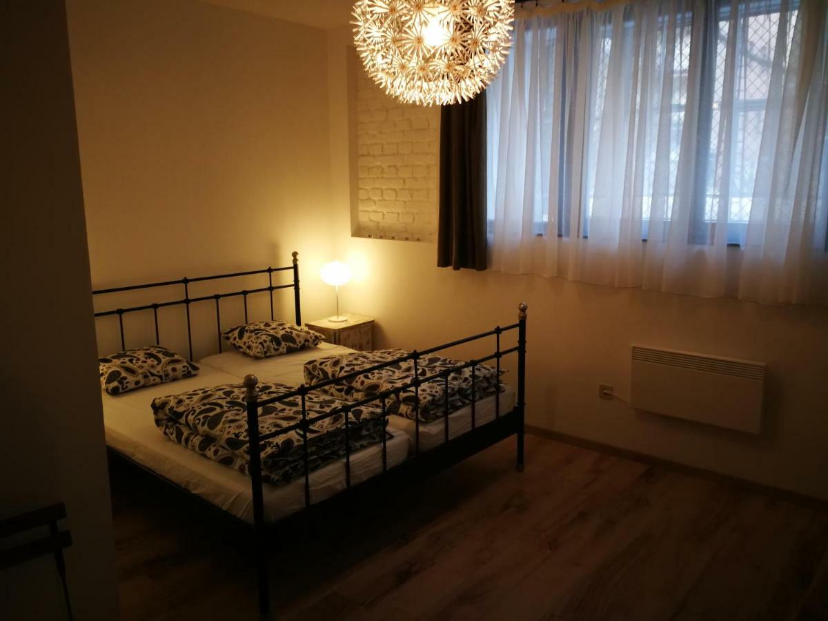 Hangulatos Studio Lakas Boedapest Buitenkant foto